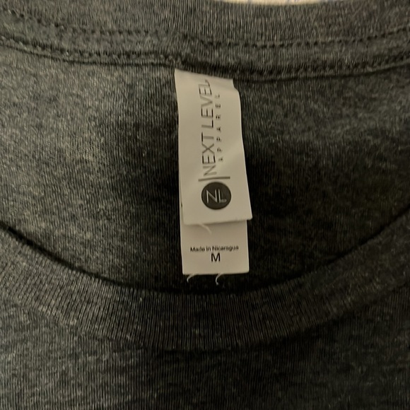 Like New Medium heathered navy tee - Picture 3 of 4